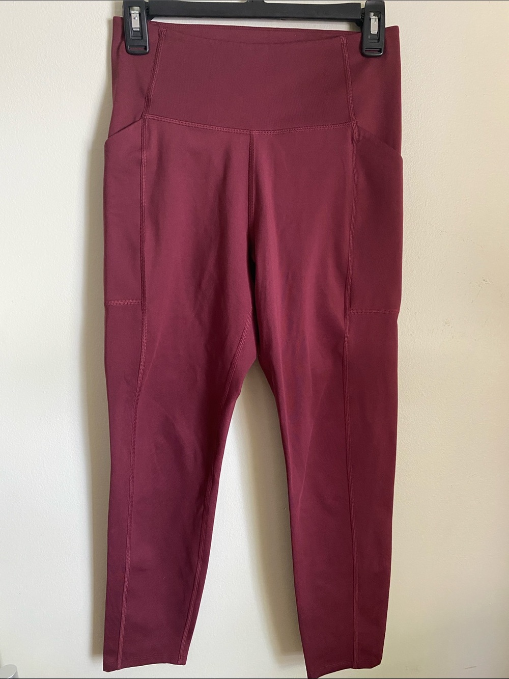 girlfriend collective high rise athletic leggings in Burgundy Wine - Picture 5 of 7